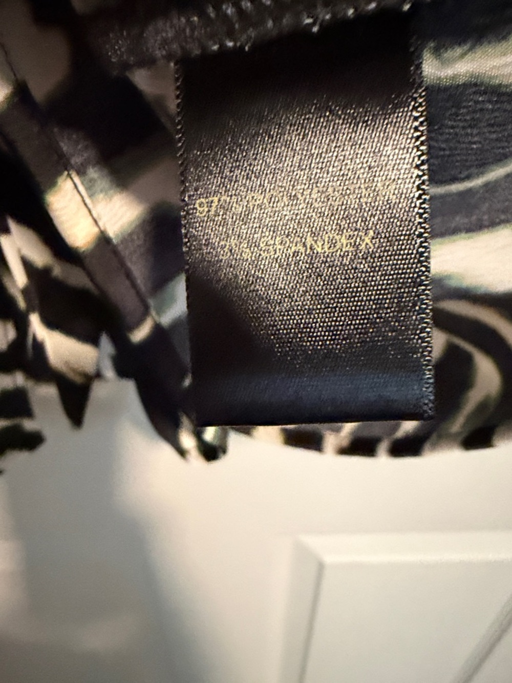 House of Harlow 1960 Black and White Patterned Top with Subtle Green Accent - Picture 3 of 7